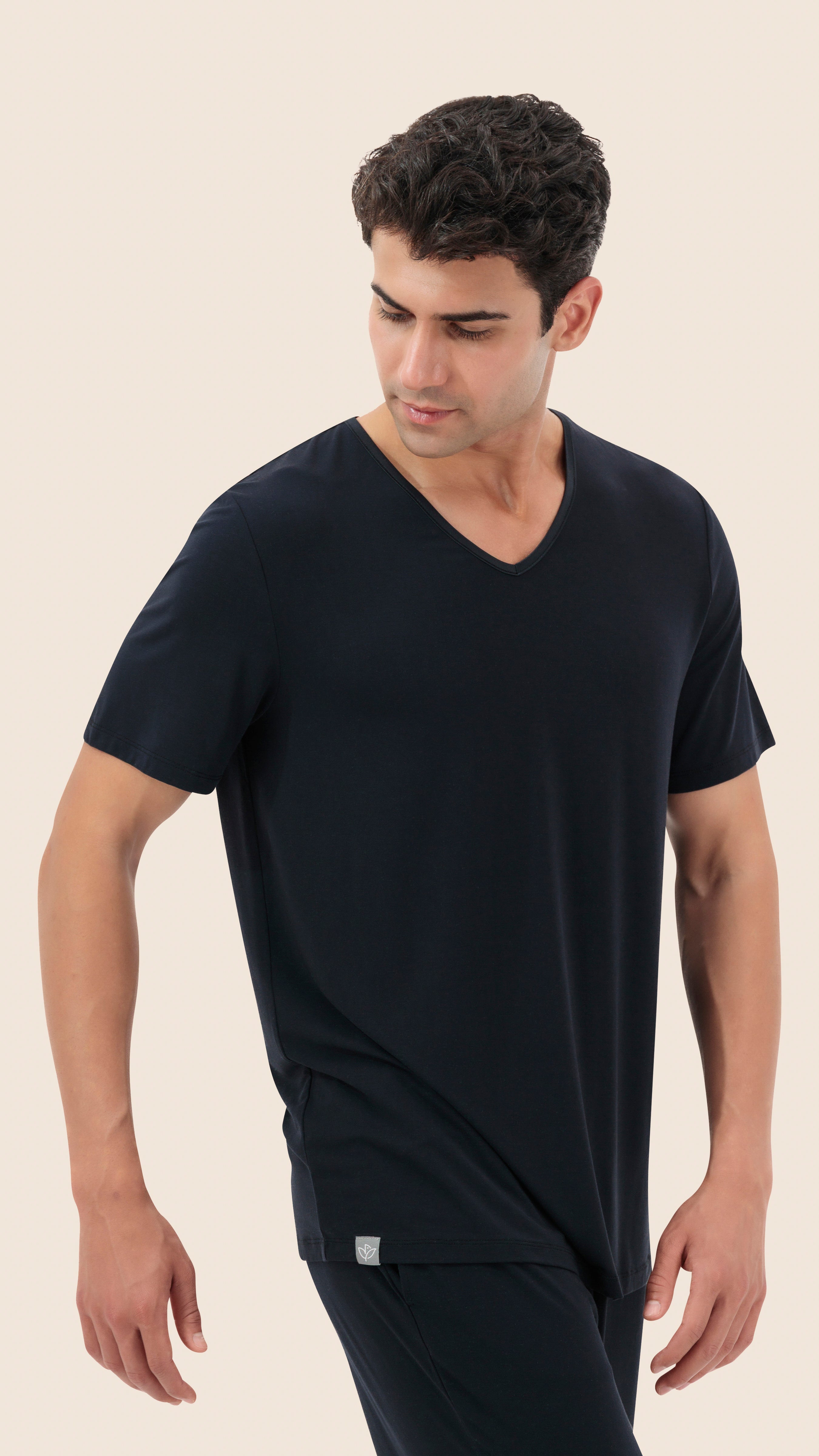 Flow V-Neck T-Shirt Men